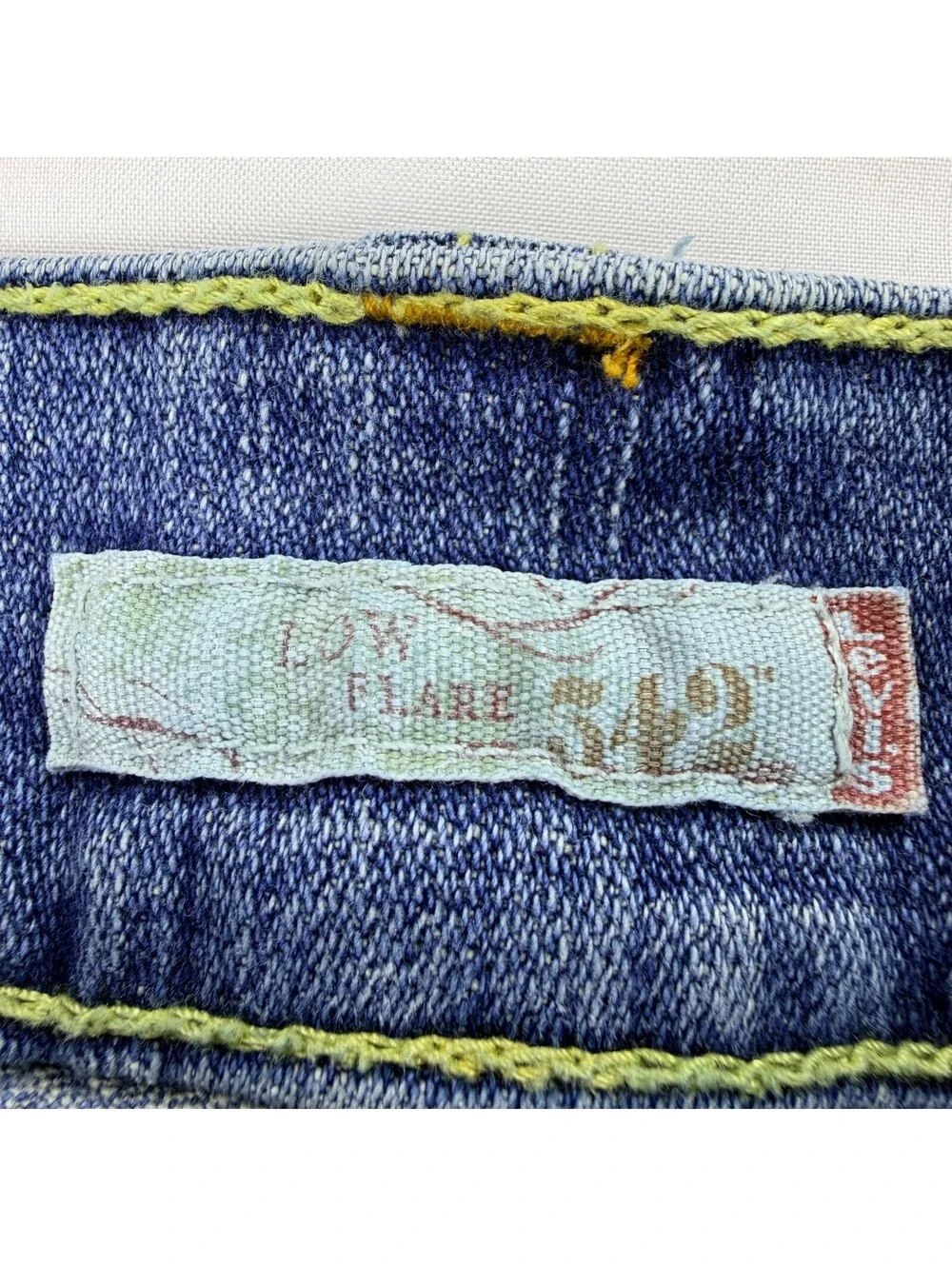 Levi's 542 Low Flare Women's 10M Y2K Cutoff Denim Bermuda Shorts Flap Pocket